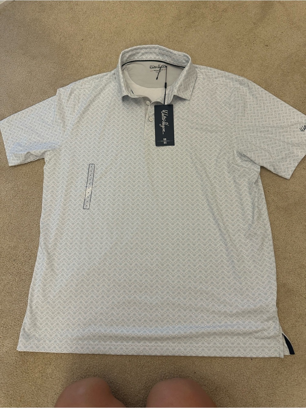 Walter Hagen Men's Deco Leaf White  Polo. Size Large. NWT!
